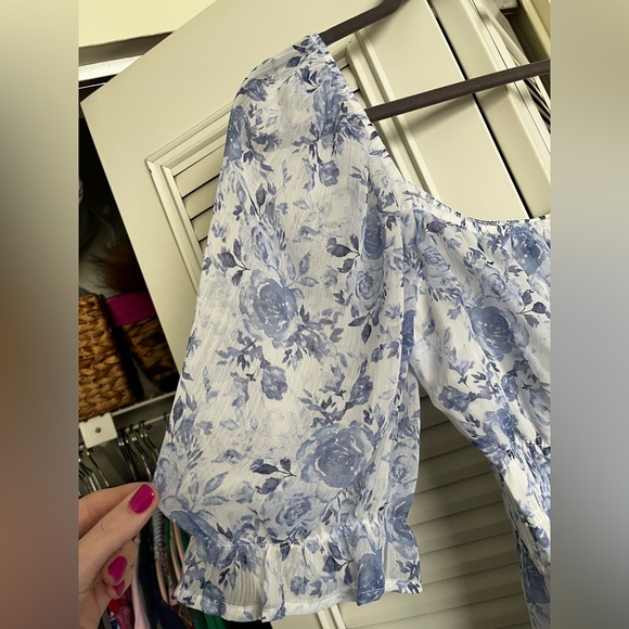 Elegant Spring/Summer Dress - Picture 2 of 3